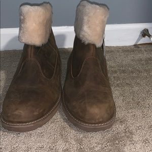 Size 10 Women’s Emu Australia Boots
